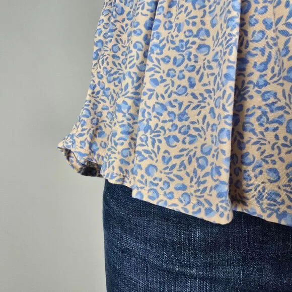 Japna Blue Animal Print V Neck Flutter Sleeve Top Size L - Picture 4 of 8